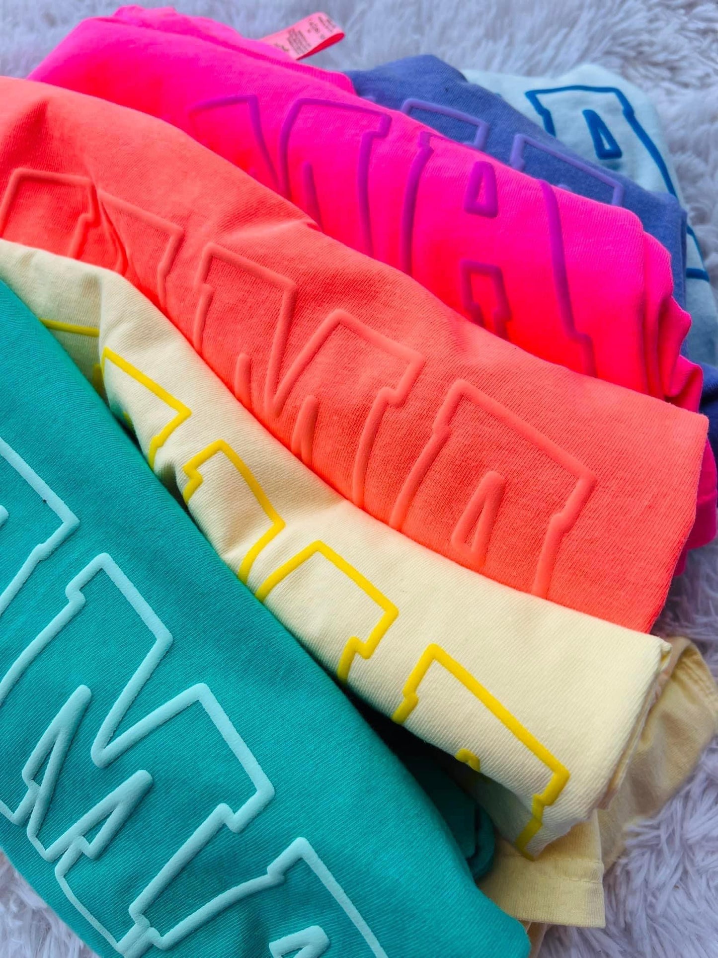 RAINBOW MAMA PUFF TEES